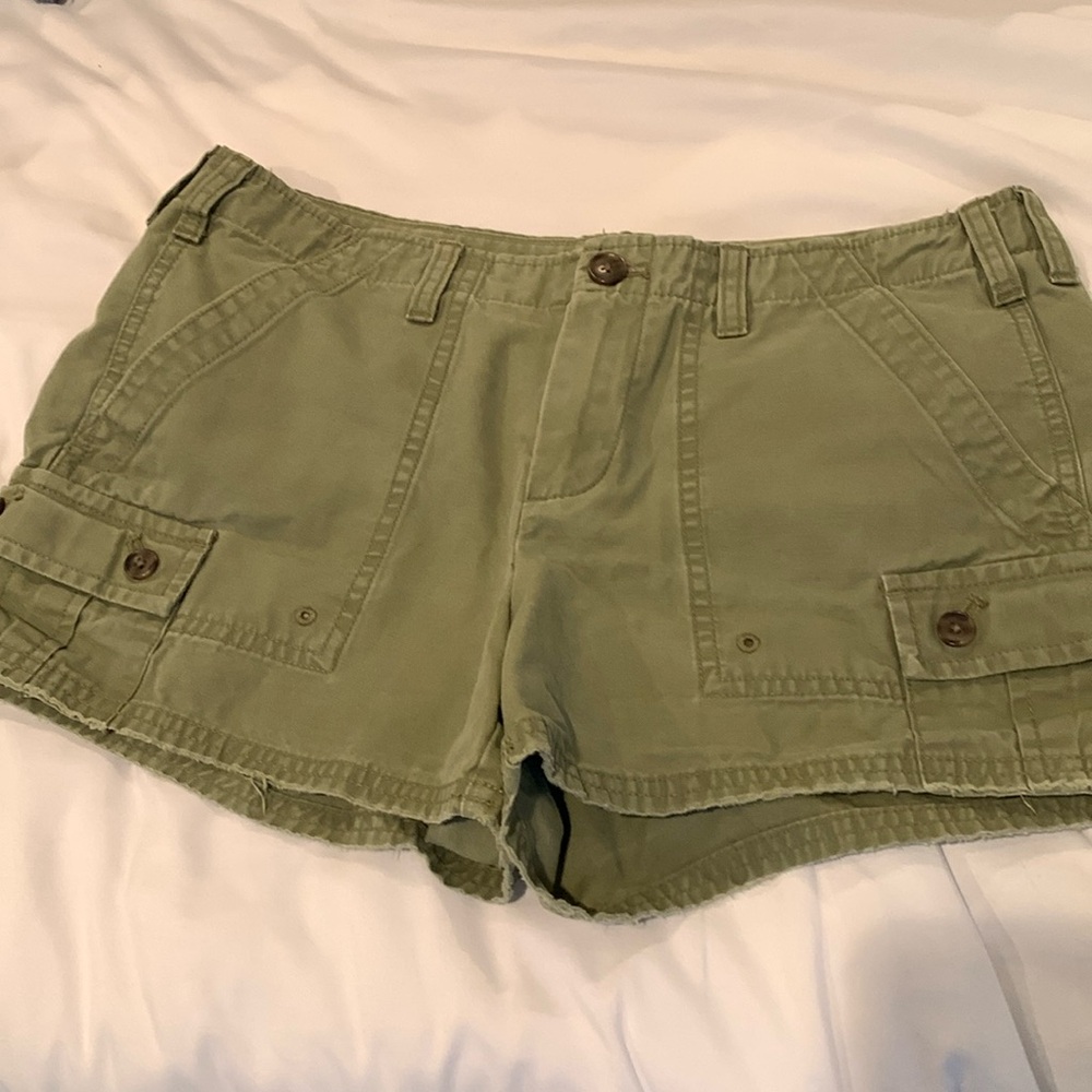 GAP Frayed Hem Cargo Shorts Olive Green 4